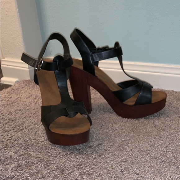 Shoes - Picture 2 of 3